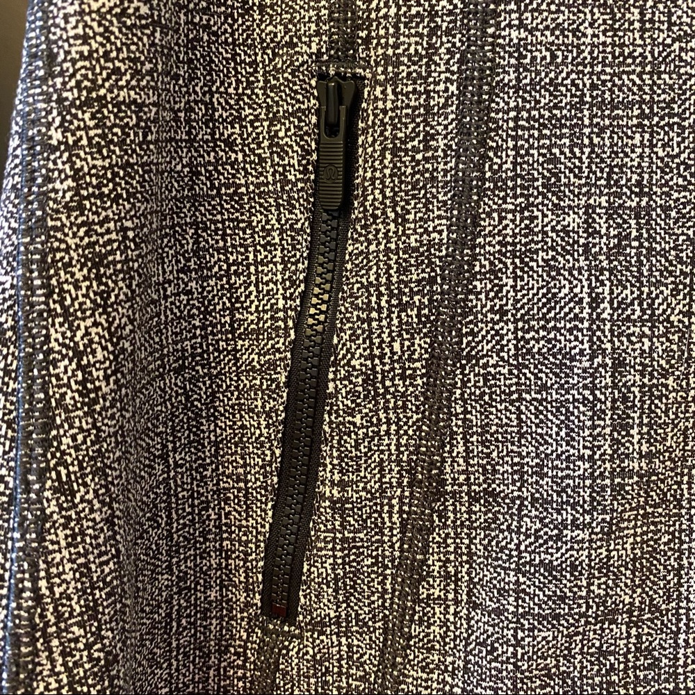 Lululemon Define Jacket in Black & White Herringbone Print Sz 6 - Picture 7 of 15